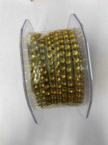 Plastic Diamond String 1 row x 9m Gold
